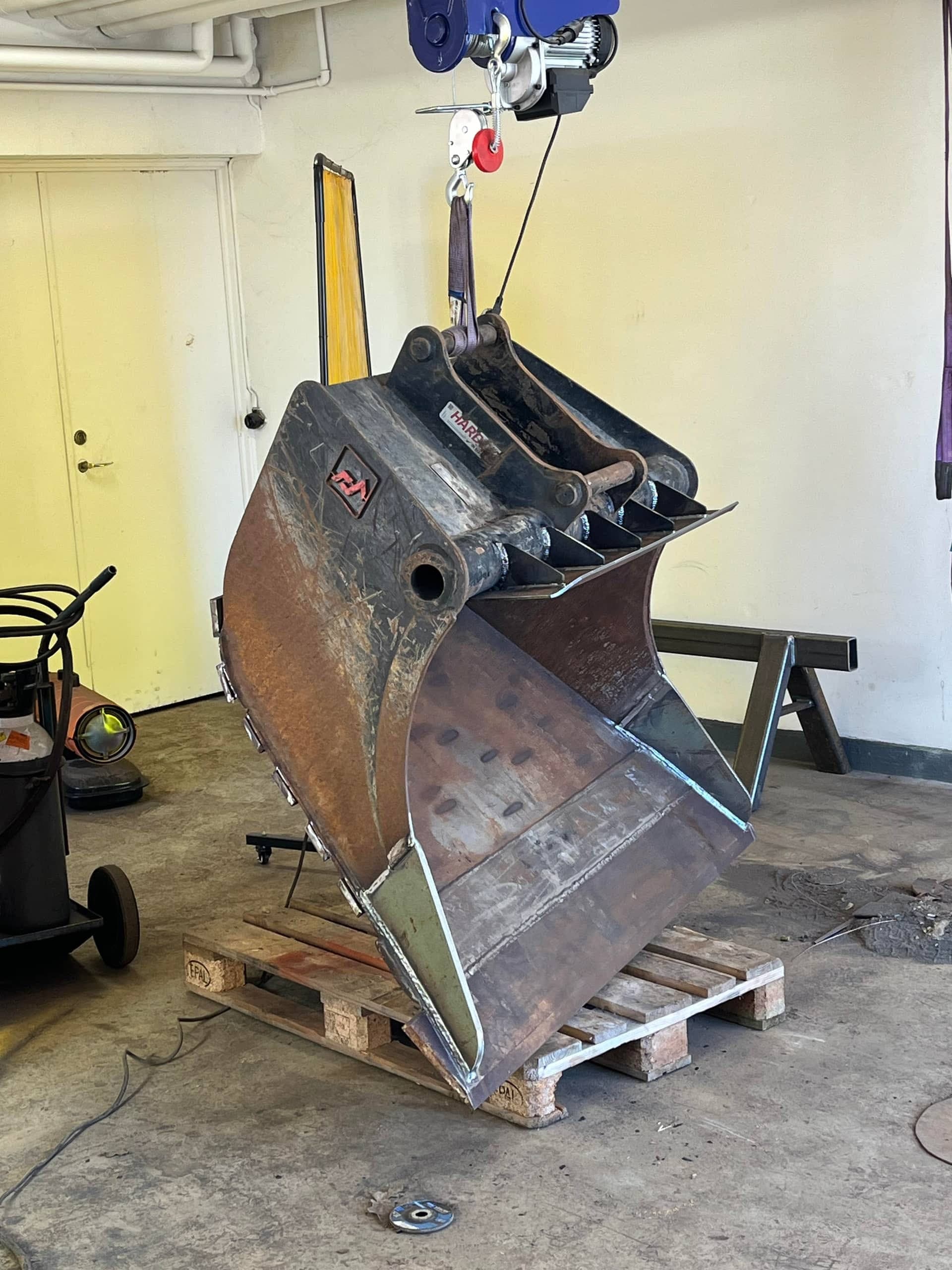 Reparationssvetsning skopa - svetsare Mönsterås